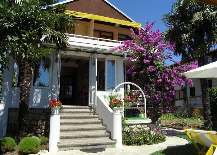 Pensionat Ema Sukošan